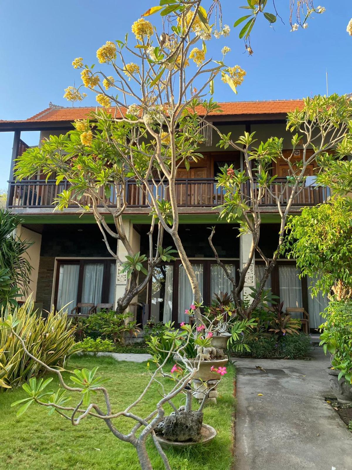 Putra'Lebah Amed Guest House Exterior foto