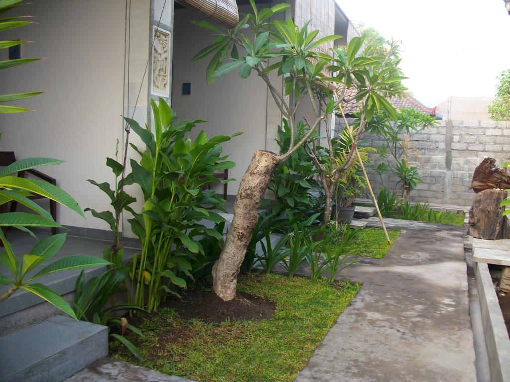 Putra'Lebah Amed Guest House Zimmer foto
